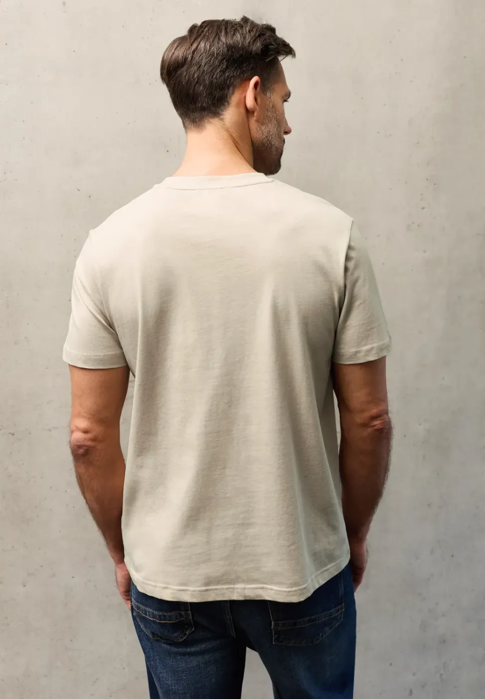 T-shirt avec poche poitrine