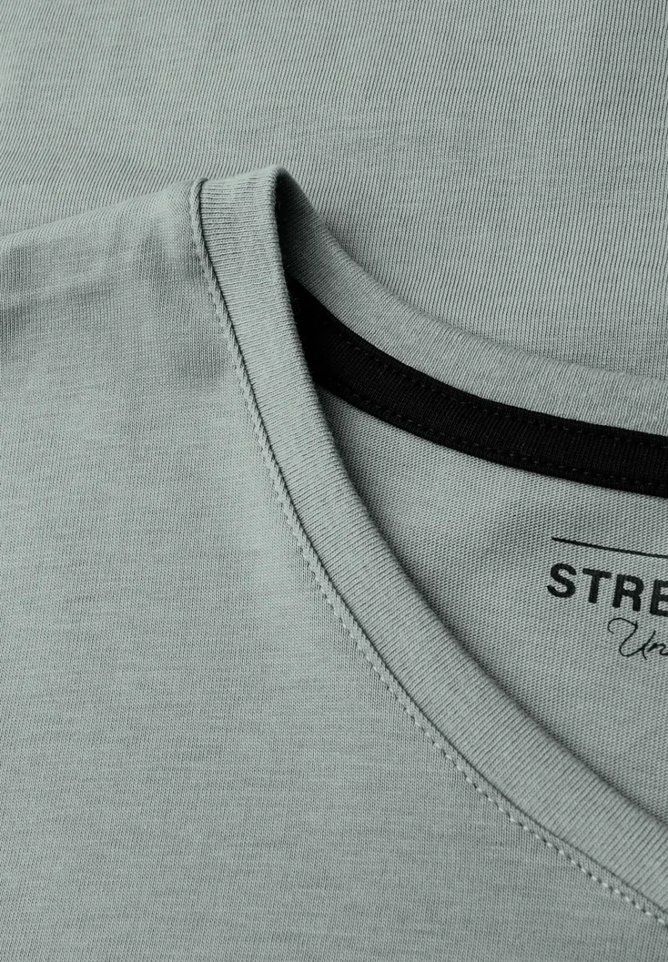 T-shirt basique à col en V