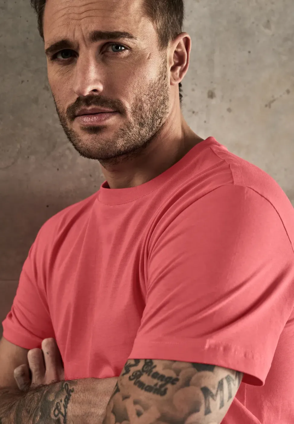 T-shirt basique en couleur unie