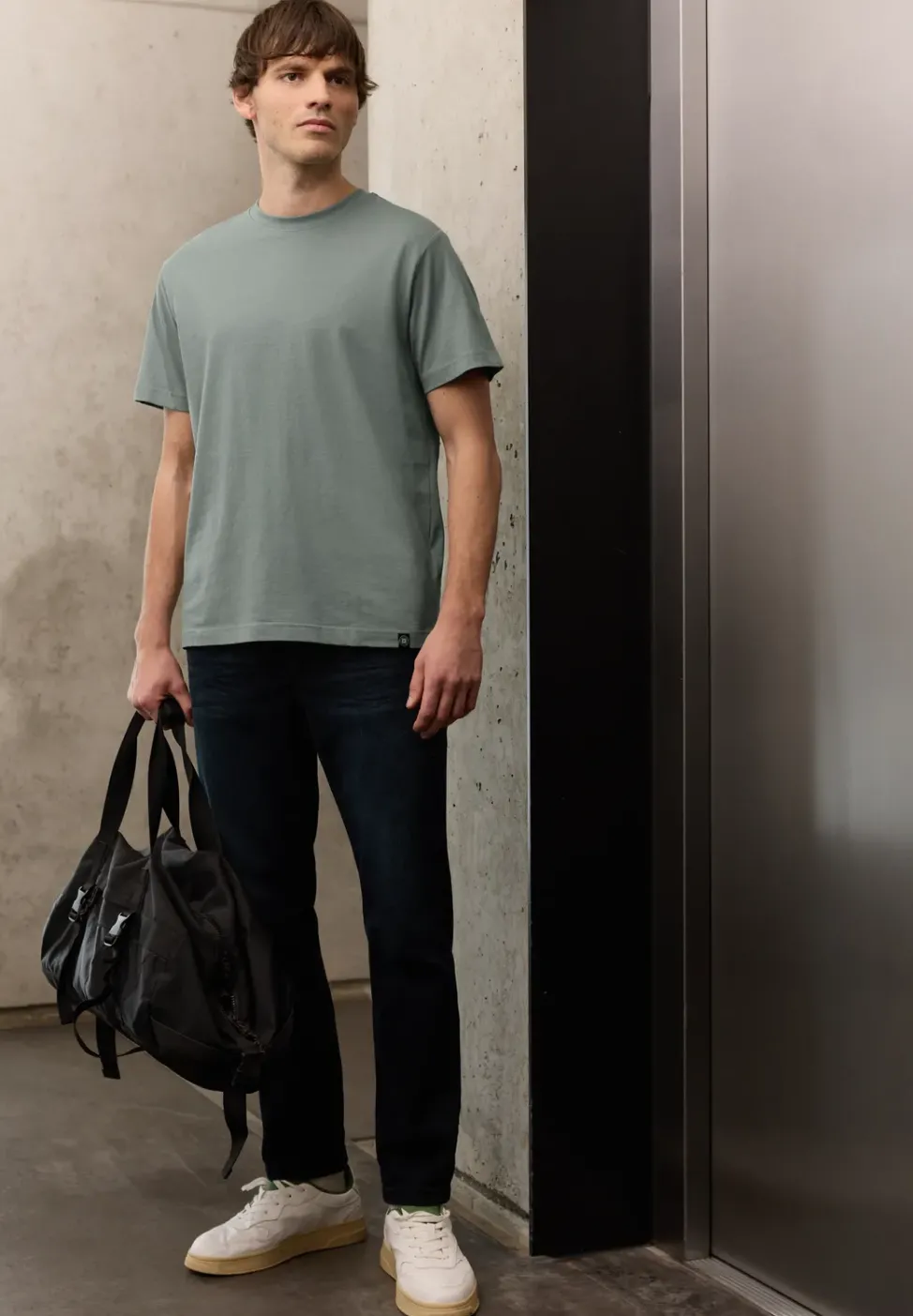 T-shirt basique en couleur unie