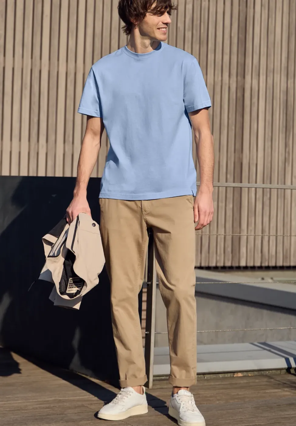 T-shirt basique en couleur unie