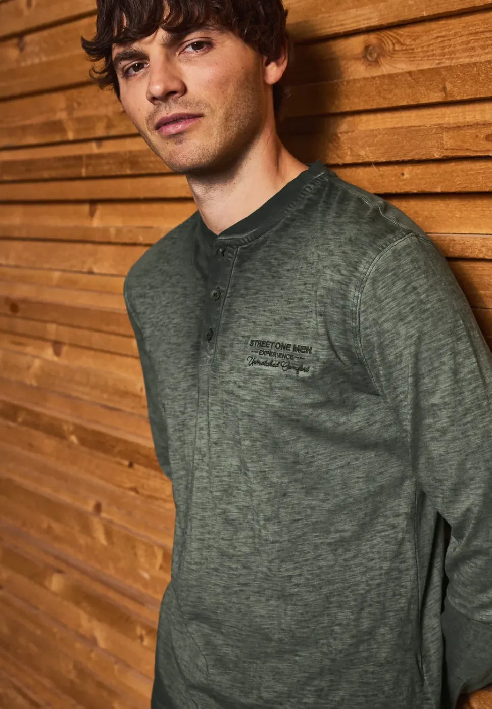 T-shirt à manches longues Henley
