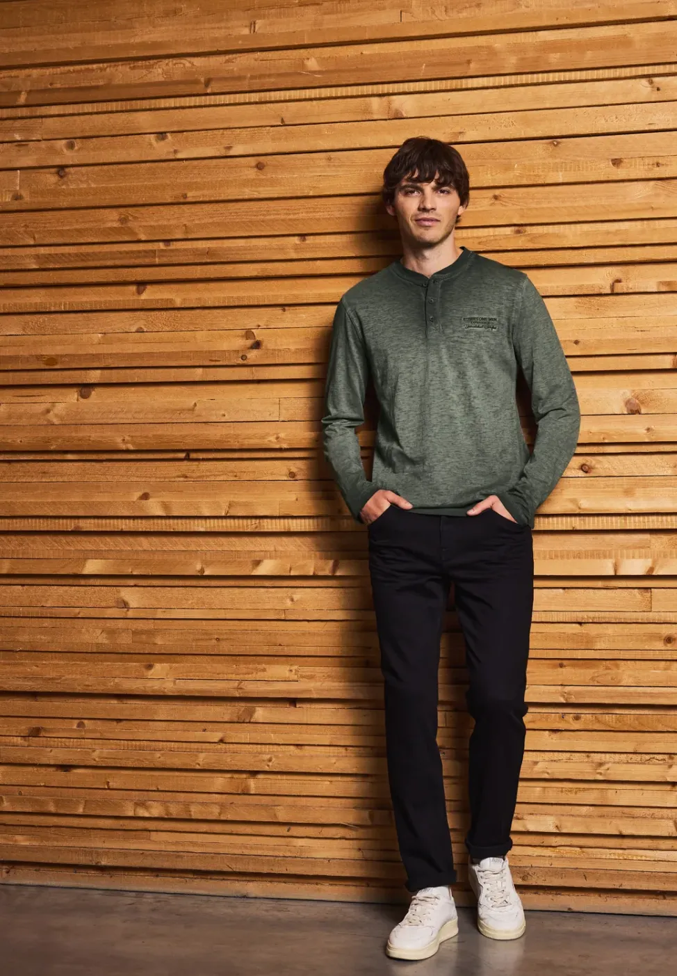 T-shirt à manches longues Henley