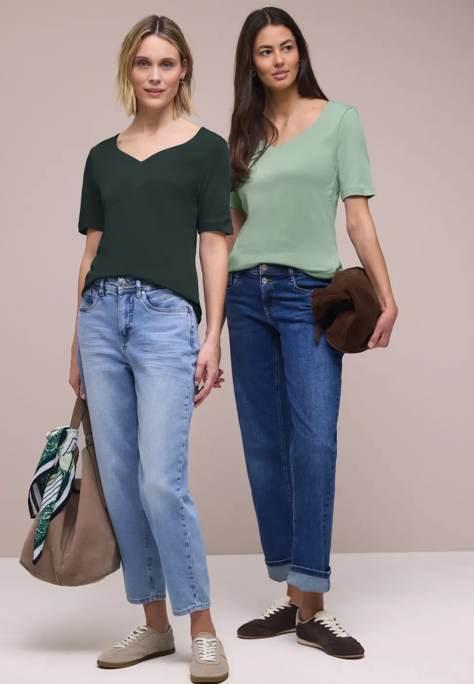 T-shirts avec encolure en cœur en pack de 2