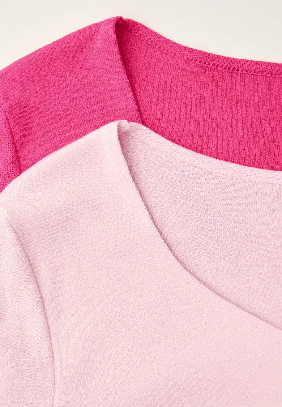 T-shirts avec encolure en cœur en pack de 2