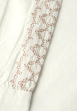 Tunique avec détails au crochet