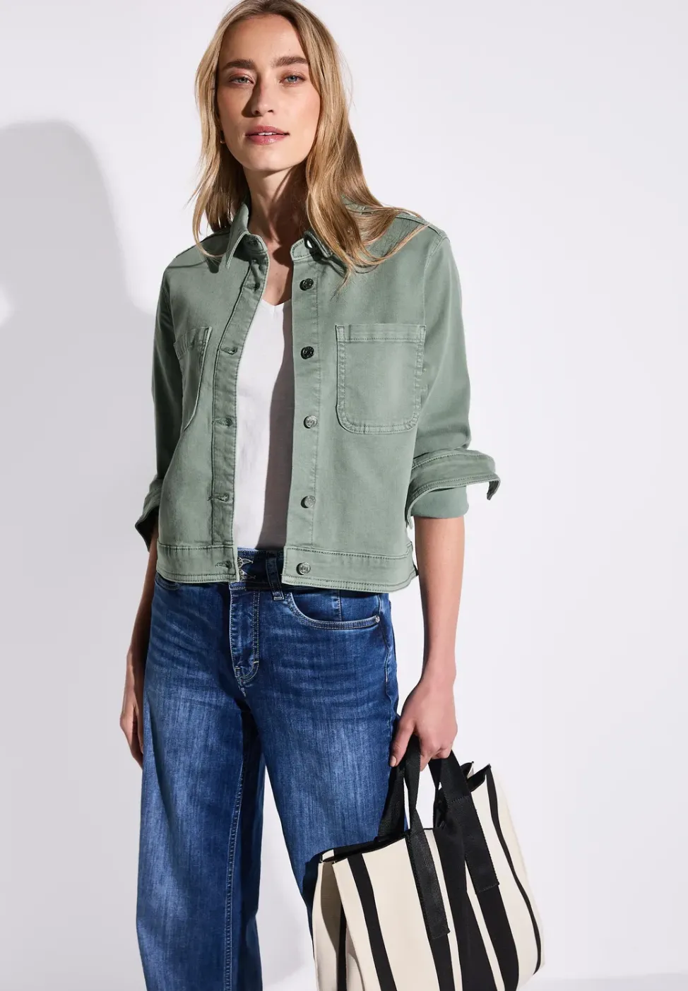 Veste en jean avec poches poitrine