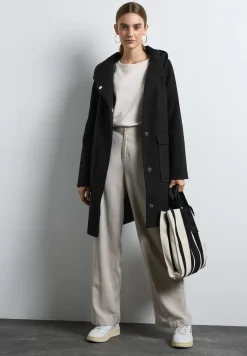 Veste avec capuche