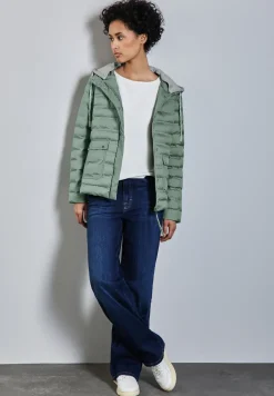 Veste avec capuche amovible