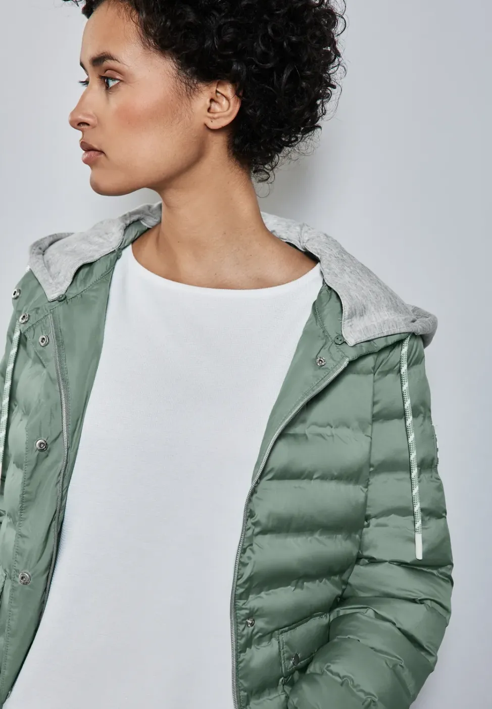 Veste avec capuche amovible