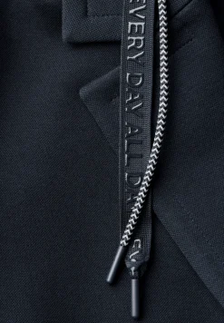 Veste avec capuche amovible