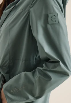 Veste avec capuche et cordon de serrage