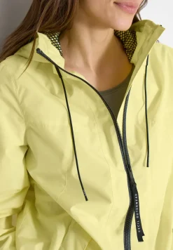 Veste avec capuche et cordon de serrage