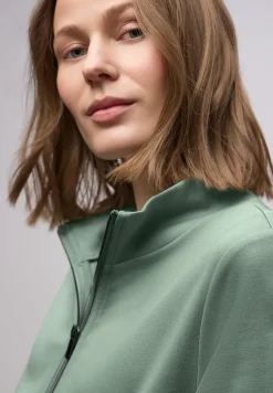 Veste avec cordon de serrage