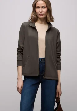 Veste avec cordon de serrage