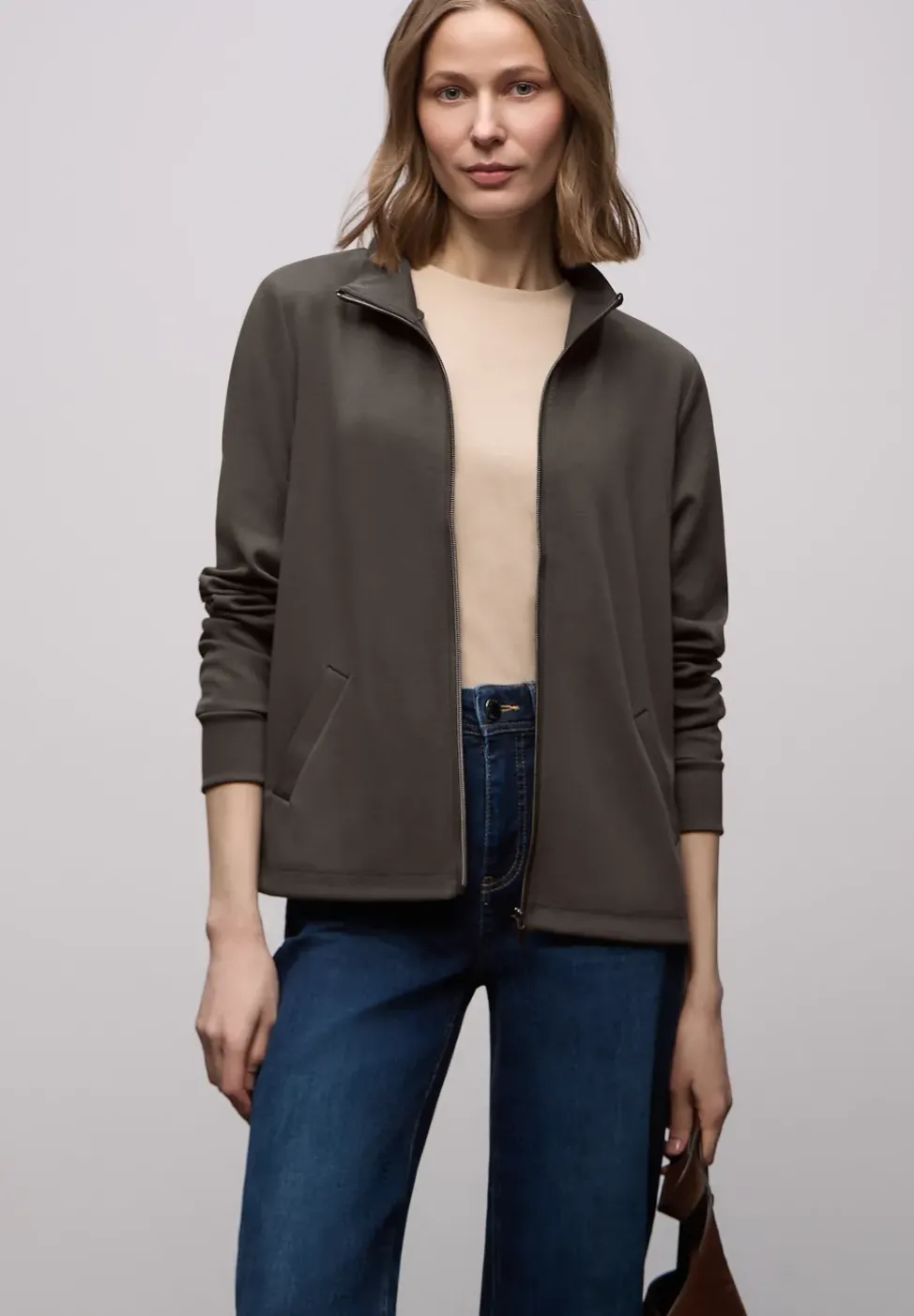 Veste avec cordon de serrage