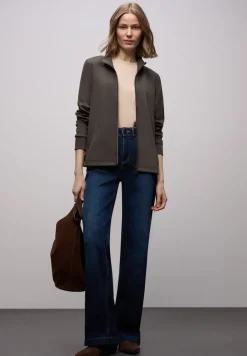 Veste avec cordon de serrage