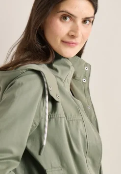 Veste avec cordon de serrage