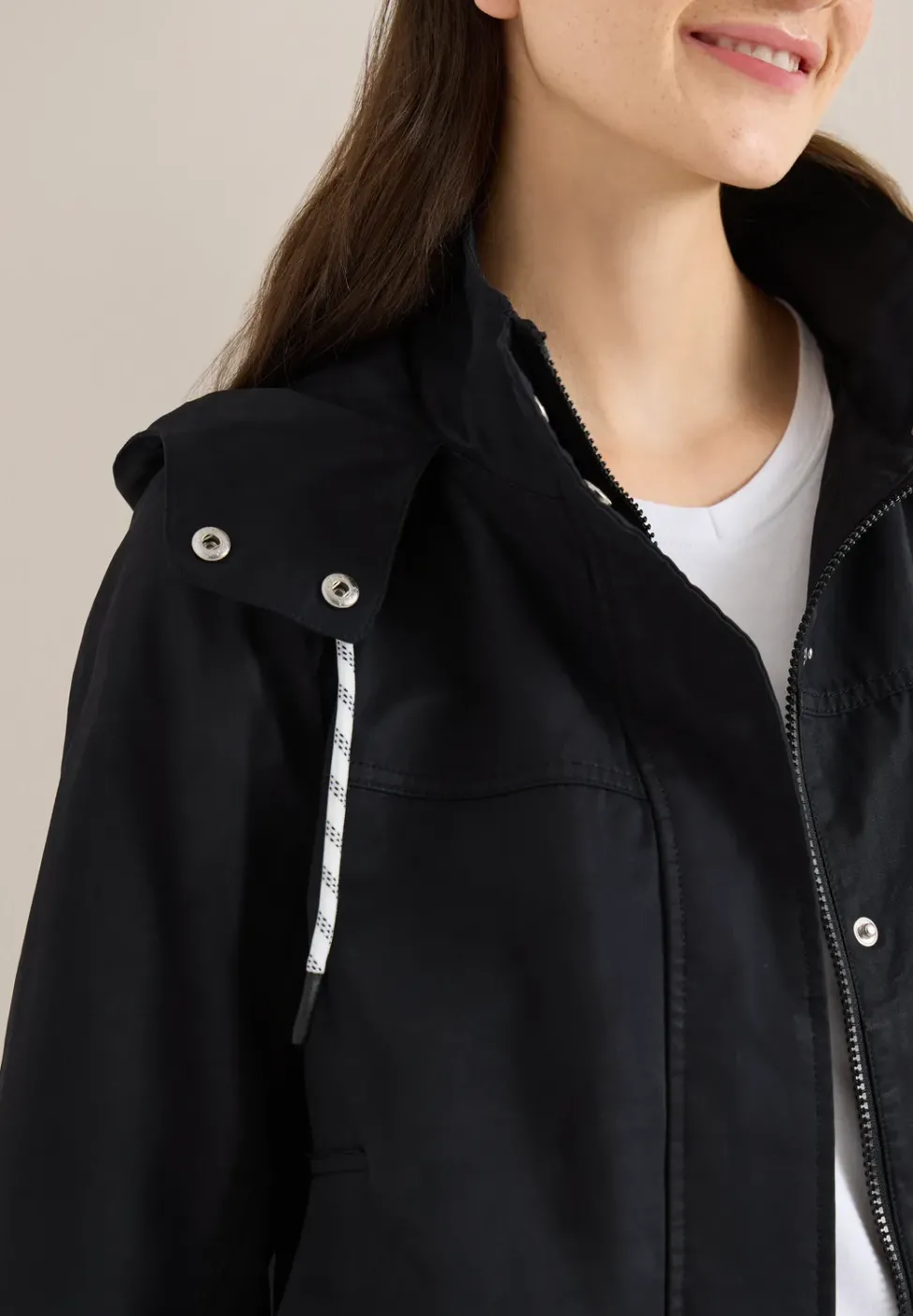 Veste avec cordon de serrage