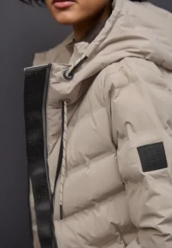 Veste avec coutures collées