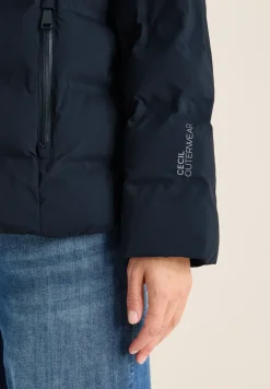 Veste avec coutures collées