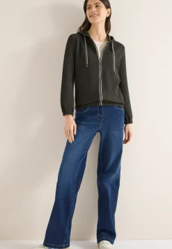 Veste à capuche avec structure