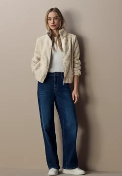 Veste courte en peluche