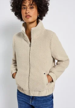 Veste courte en peluche