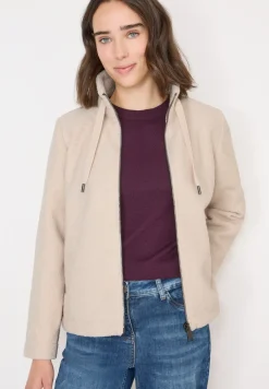 Veste courte en teddy