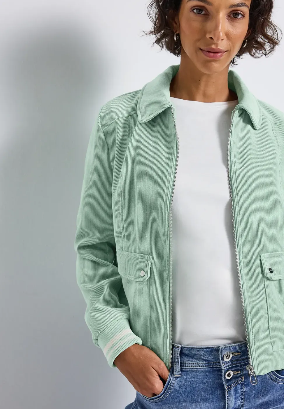 Veste courte en velours côtelé