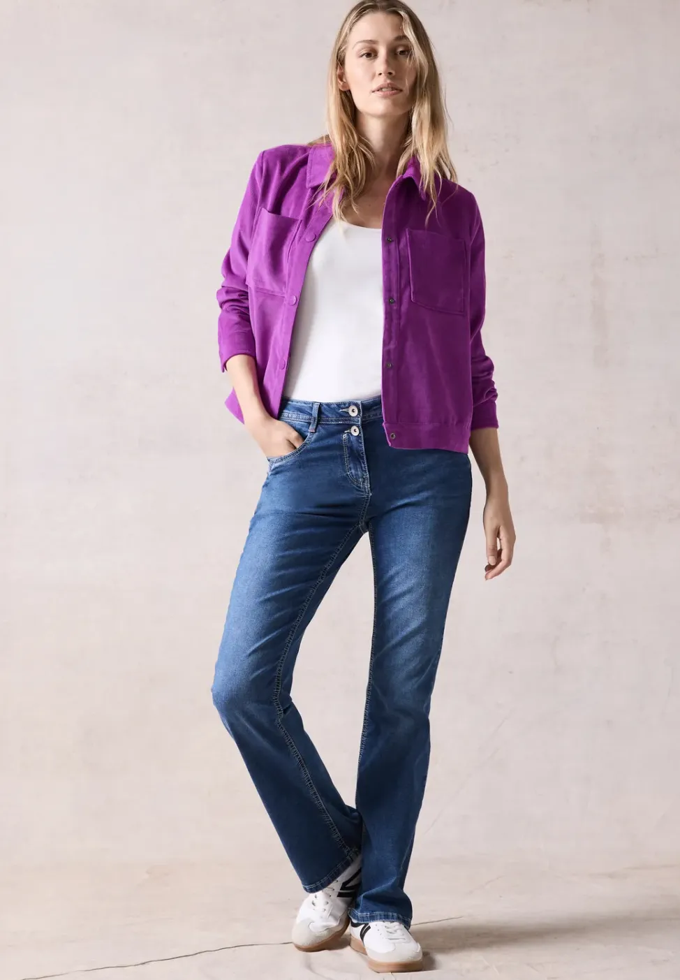 Veste courte en velours côtelé