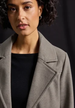 Veste courte à revers cosy
