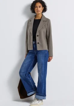 Veste courte à revers cosy