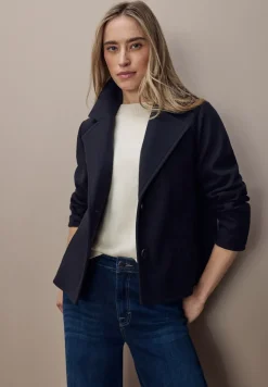 Veste courte à revers cosy