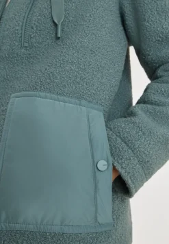 Veste douillette avec détails