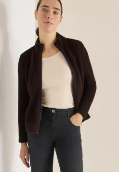 Veste en fil de plume