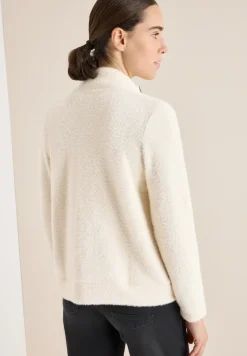 Veste en fil de plume