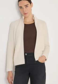 Veste en fil de plume