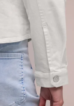 Veste en jean avec boutons et broderie