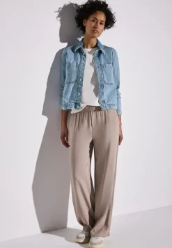 Veste en jean avec poches poitrine