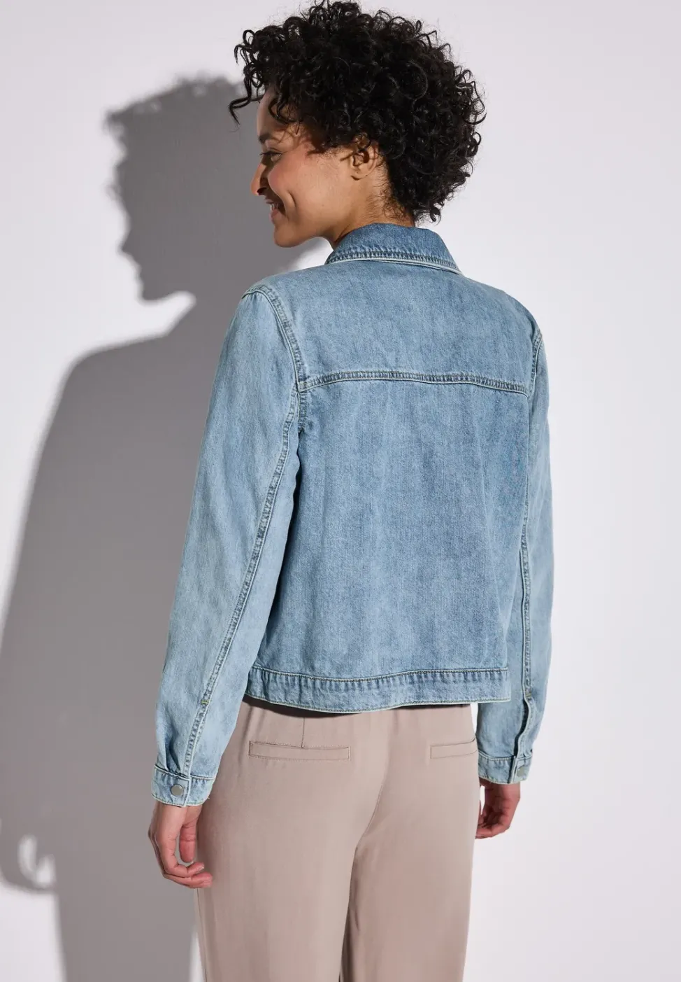 Veste en jean avec poches poitrine