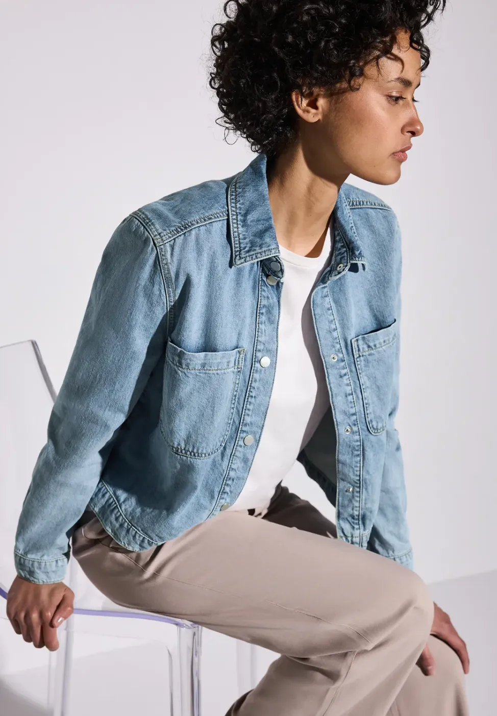Veste en jean avec poches poitrine