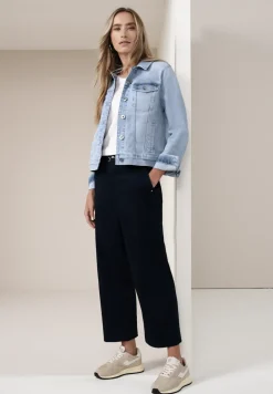 Veste en jean avec poches poitrine et boutons