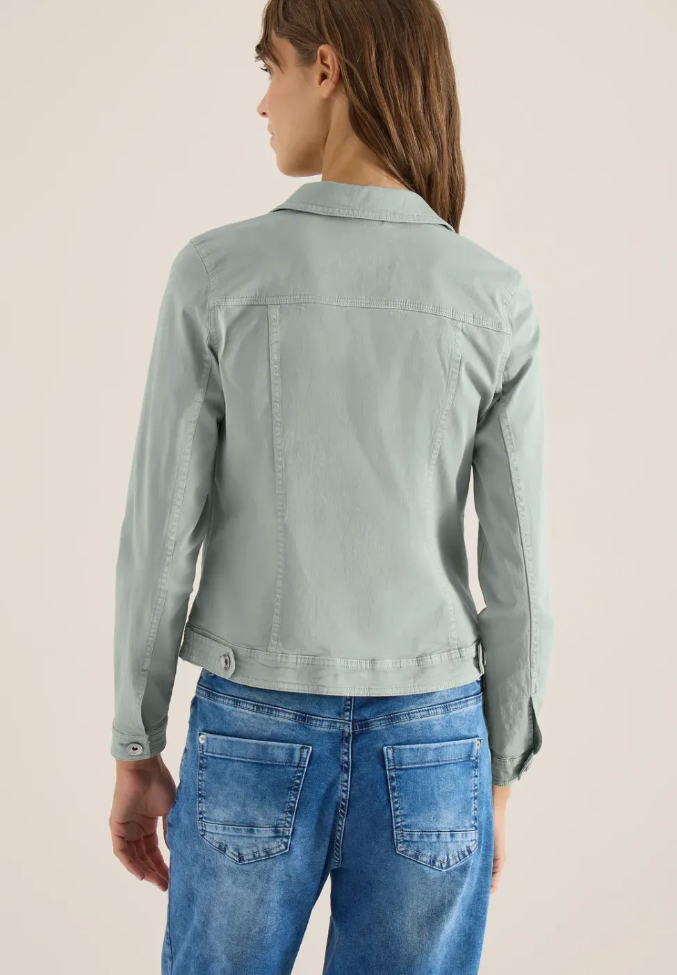 Veste en jean avec poches poitrine et boutons