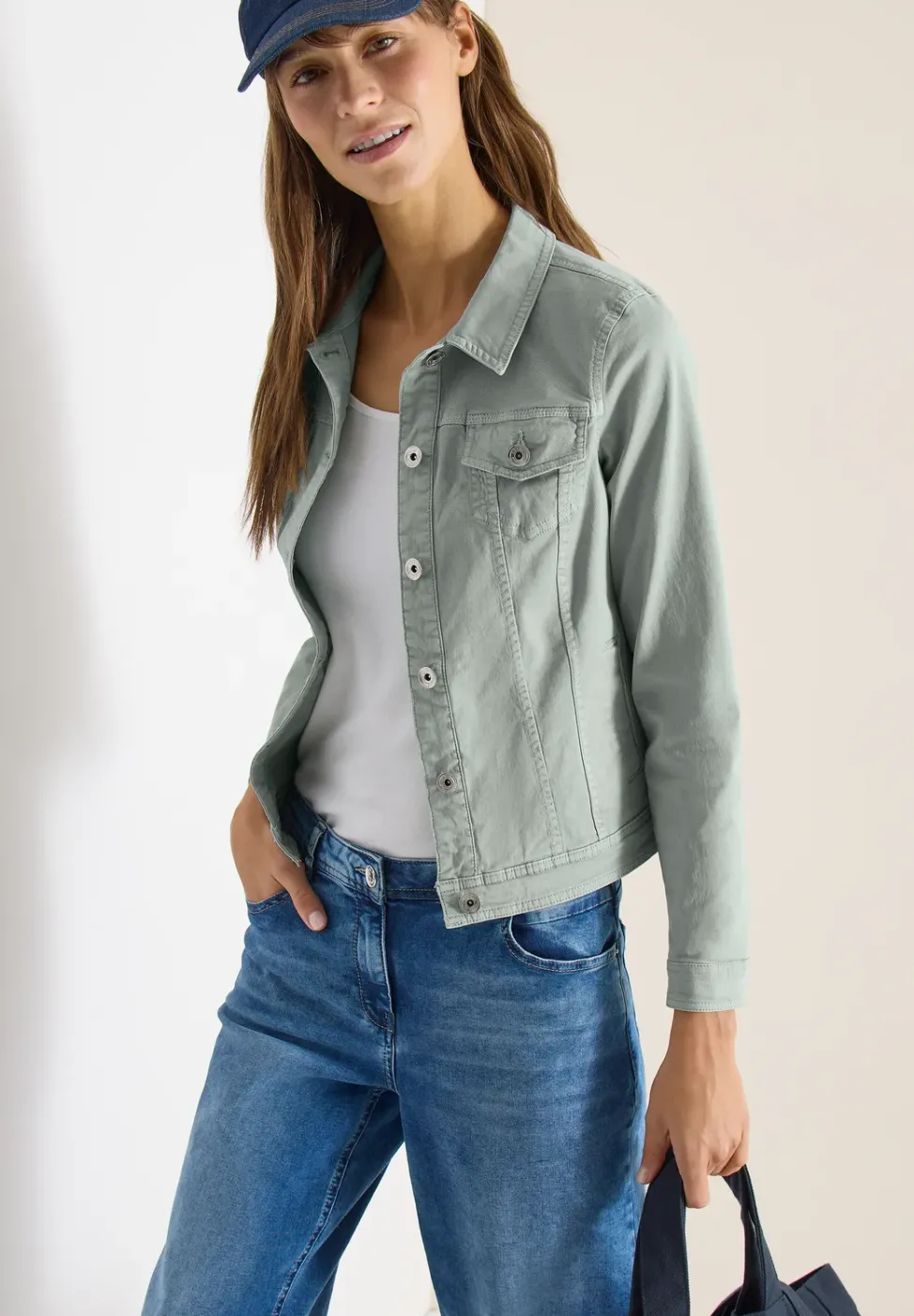 Veste en jean avec poches poitrine et boutons