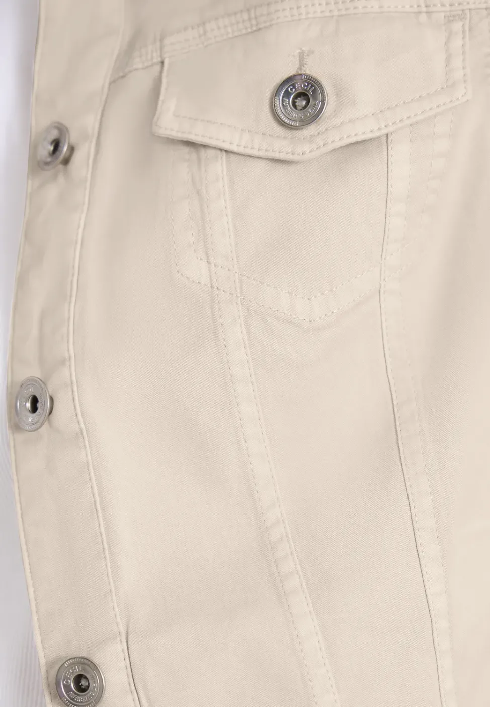 Veste en jean avec poches poitrine et boutons