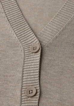 Veste en tricot avec col en V