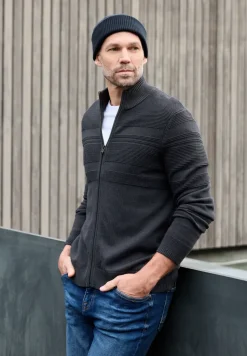 Veste en tricot à rayures