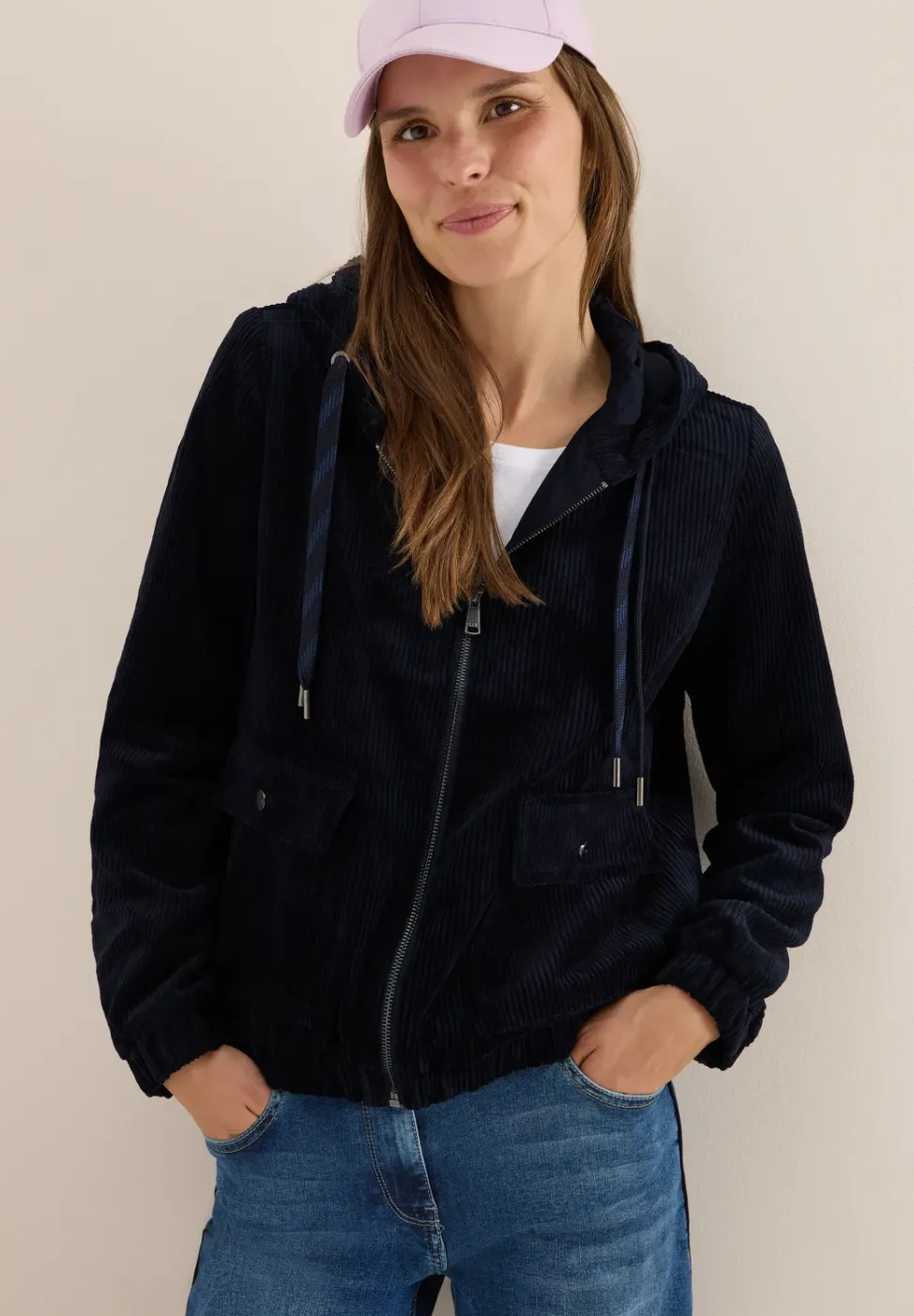 Veste en velours côtelé avec capuche