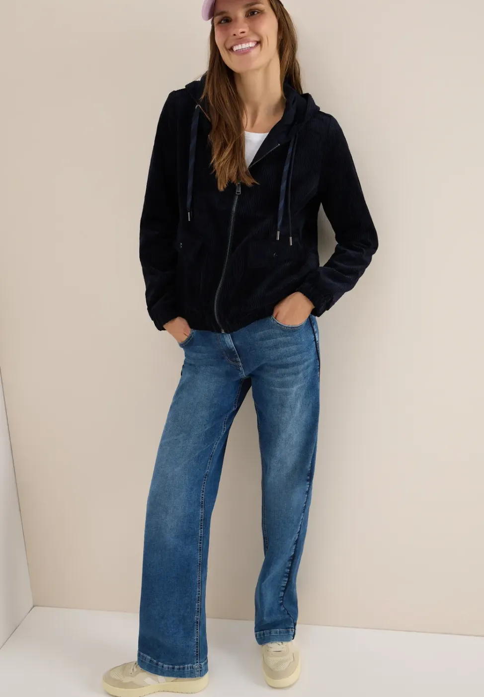 Veste en velours côtelé avec capuche